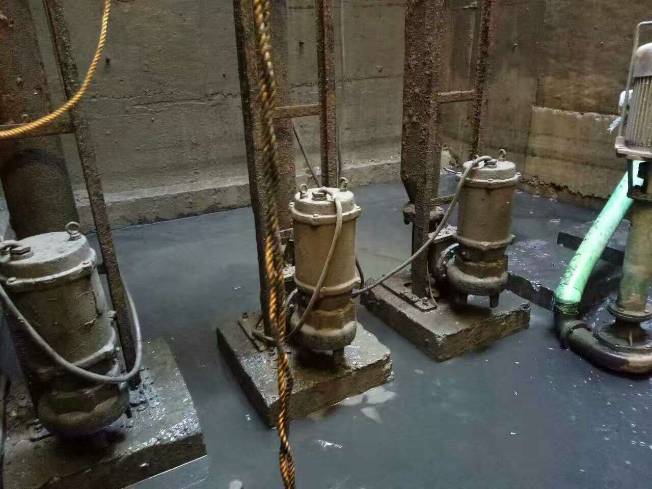 遂昌污水池清理