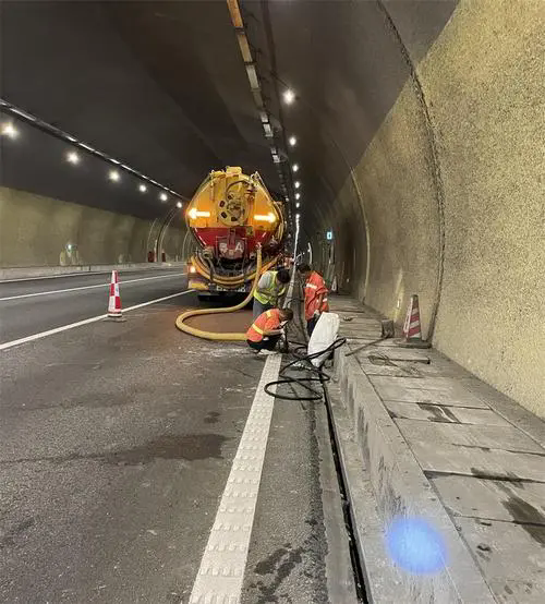 遂昌隧道排水渠清淤